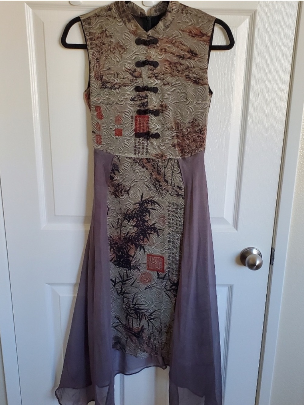 Sleeveless Lavender and Beige Asian-Inspired Midi Dress